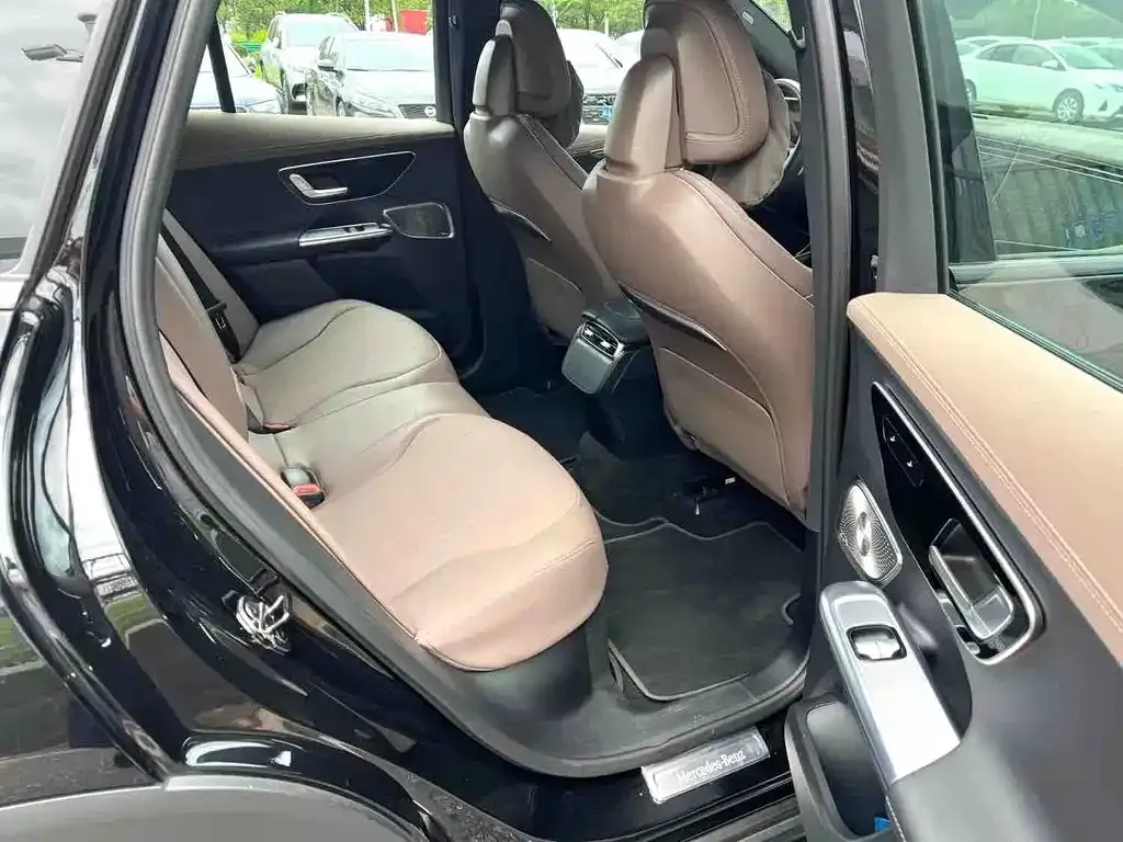 Mercedes-Benz EQE SUV — фото 4