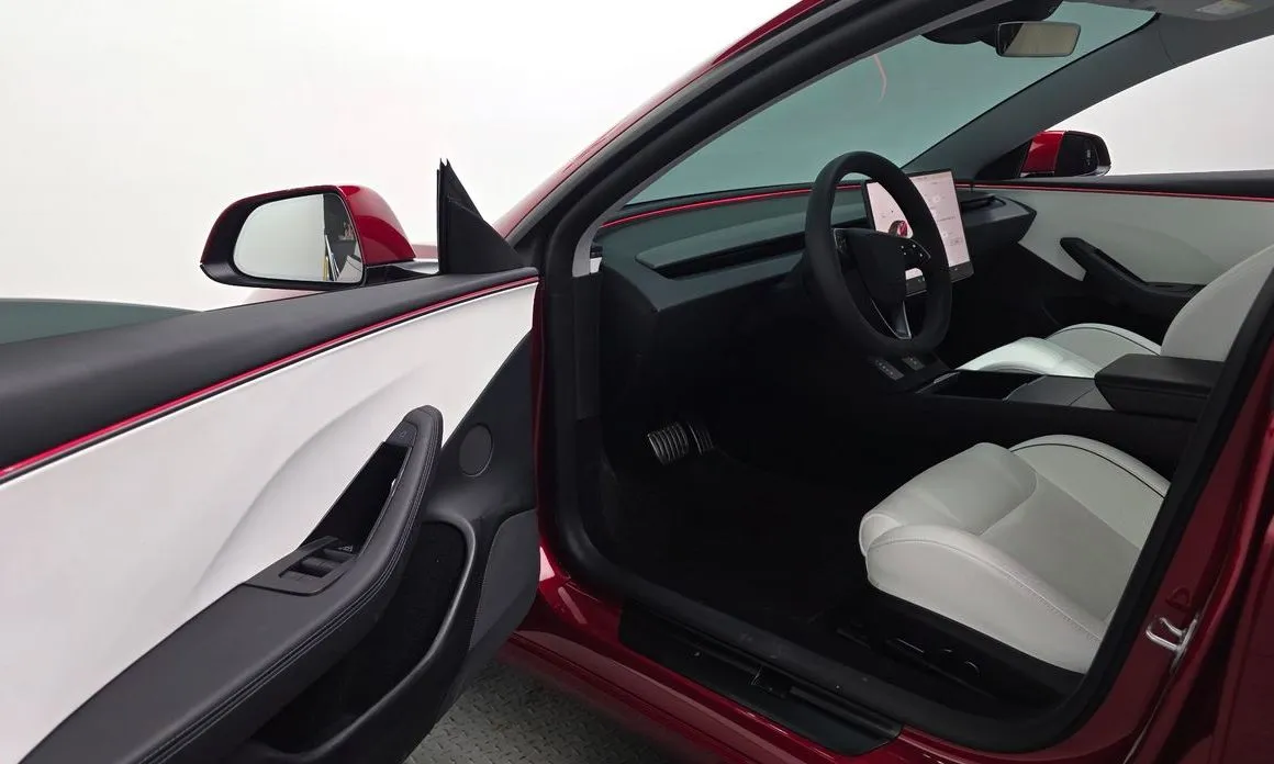 Tesla Model 3 — фото 4