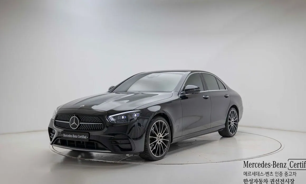 Mercedes-Benz E-Class — фото 1