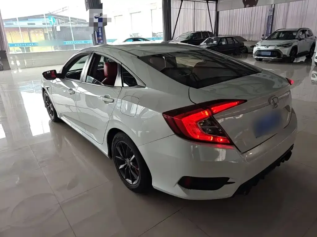 Honda Civic — фото 3