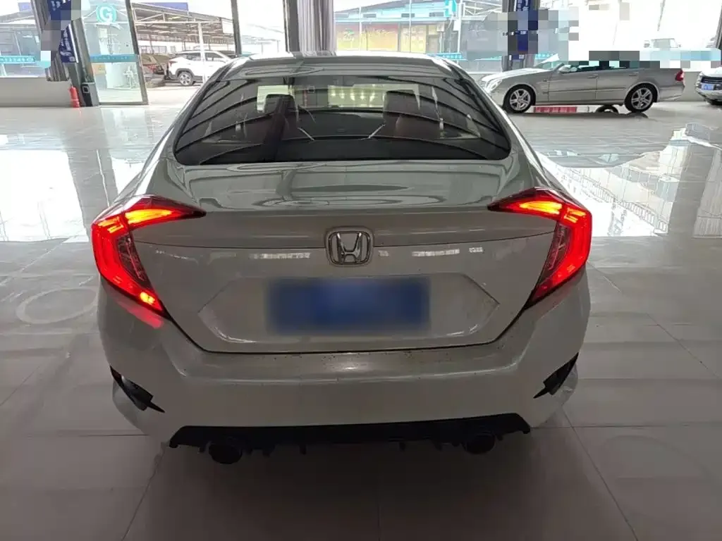 Honda Civic — фото 8