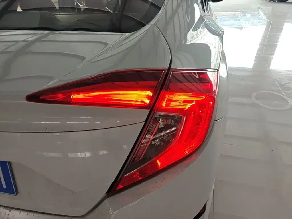 Honda Civic — фото 5