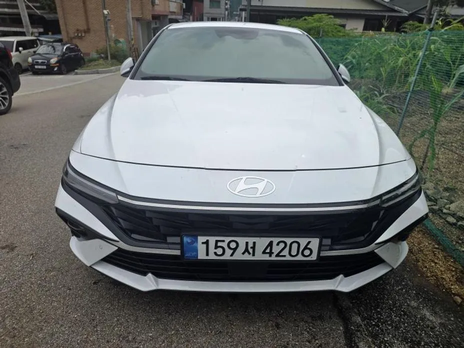 Hyundai AVANTE — фото 1
