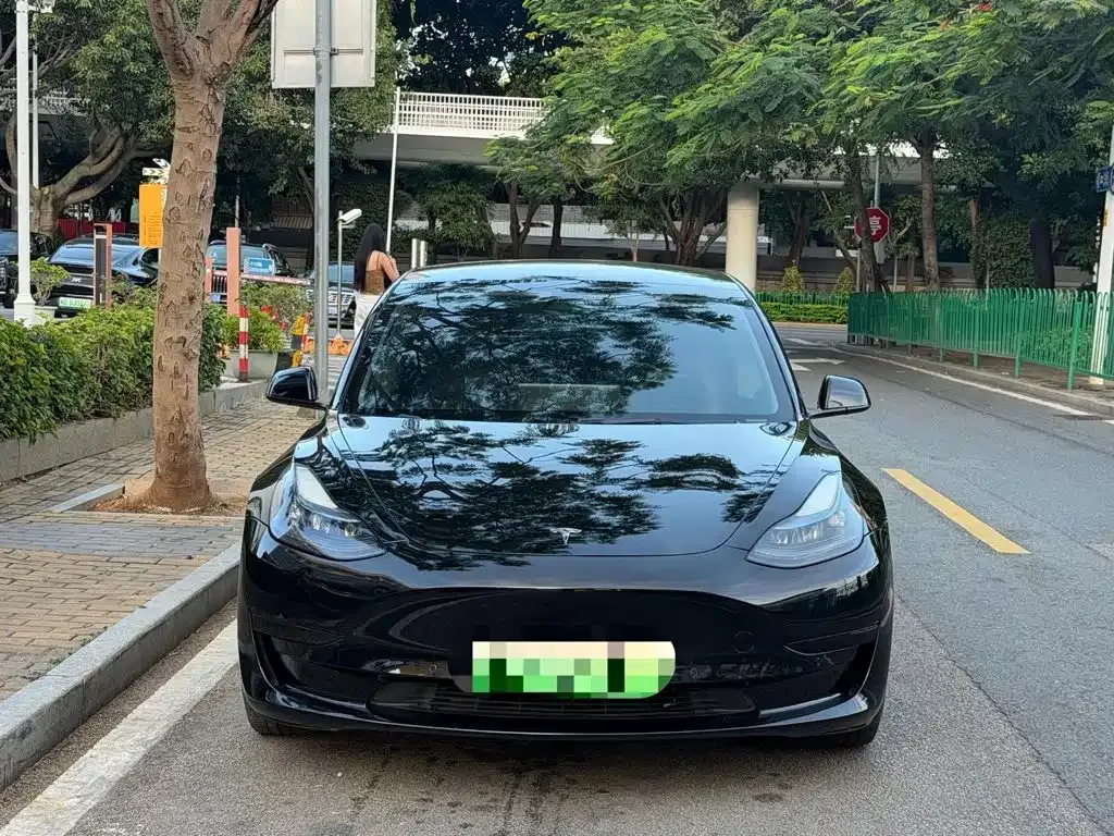 Tesla Model 3 — фото 10