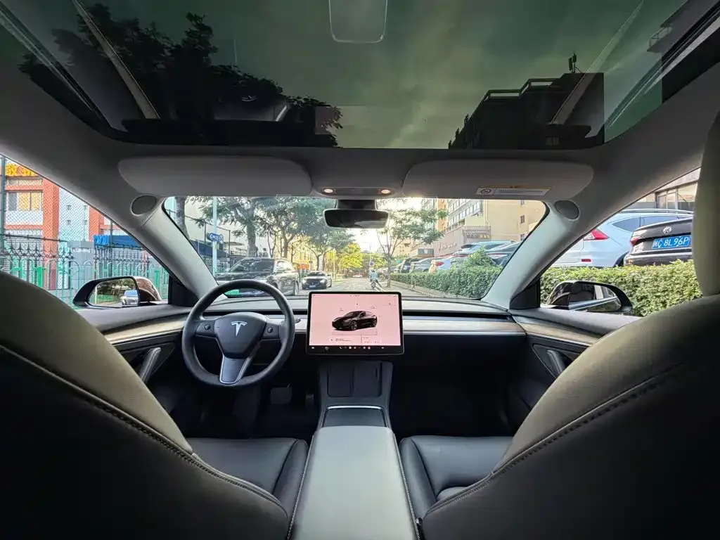 Tesla Model 3 — фото 9