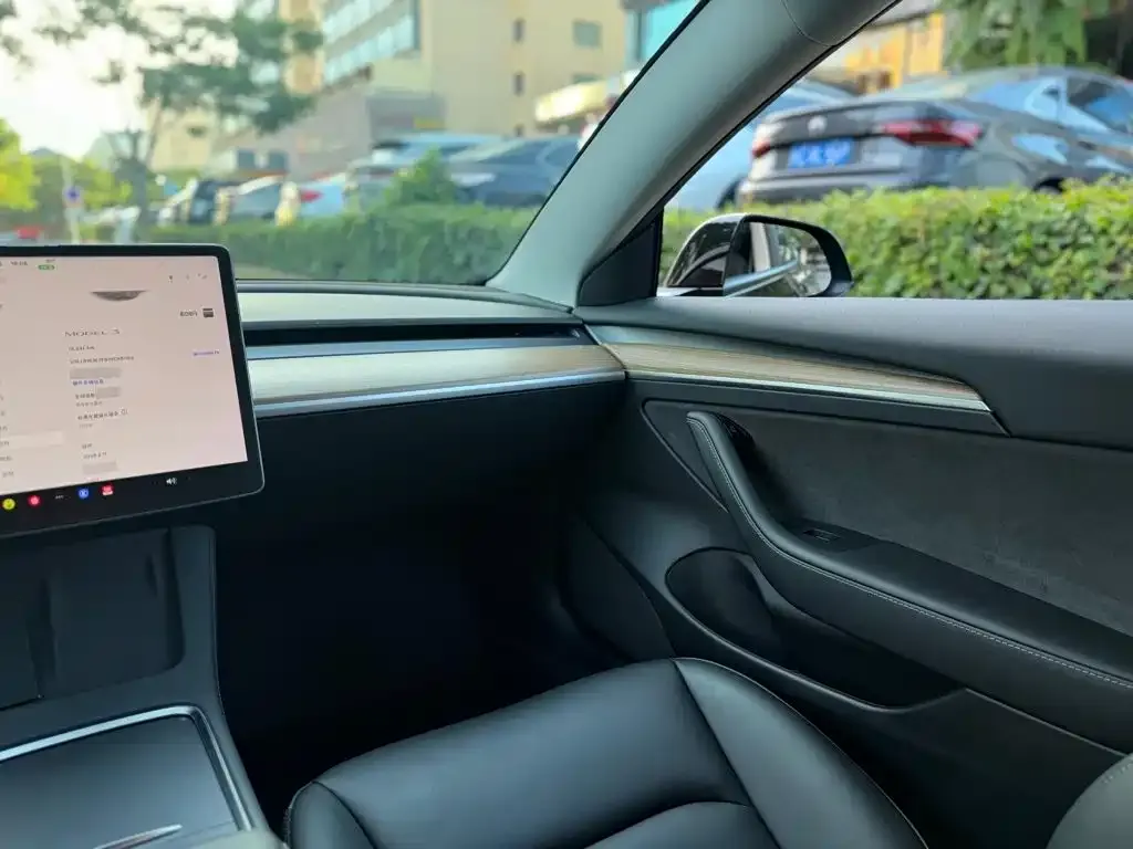 Tesla Model 3 — фото 5