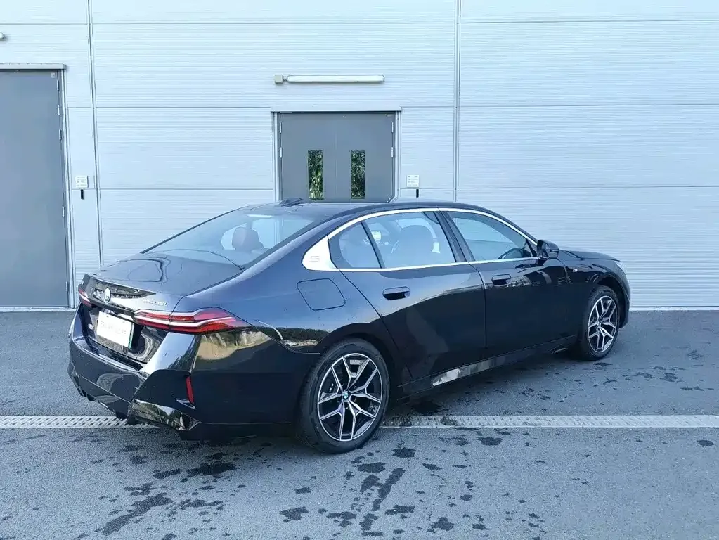 BMW i5 — фото 10