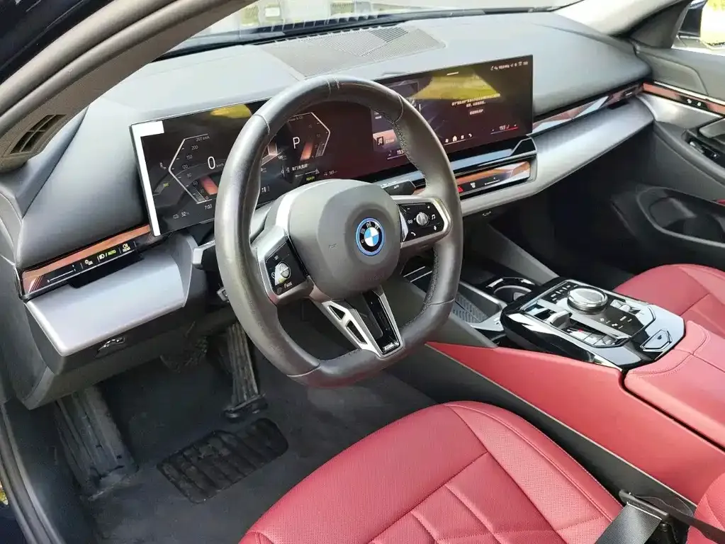 BMW i5 — фото 8