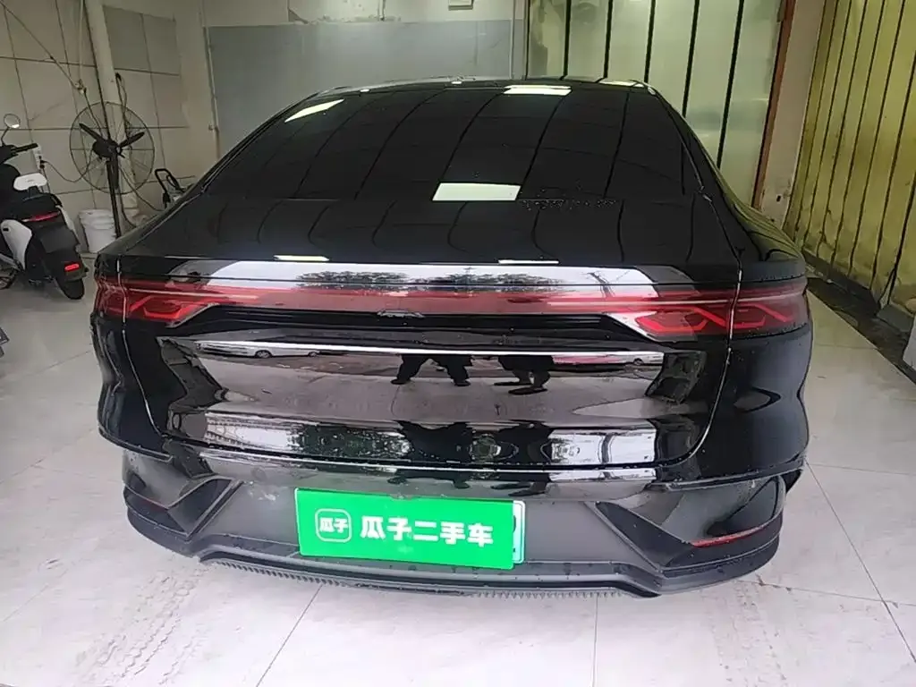 BYD Han — фото 10