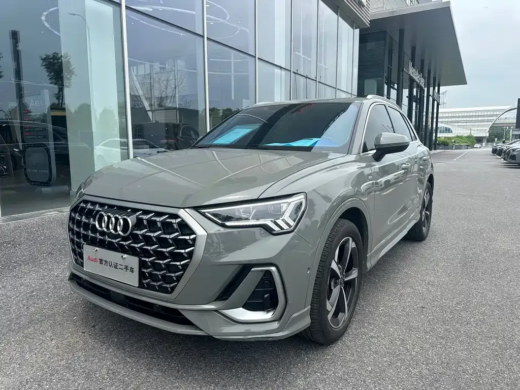Audi Q3 — фото 1