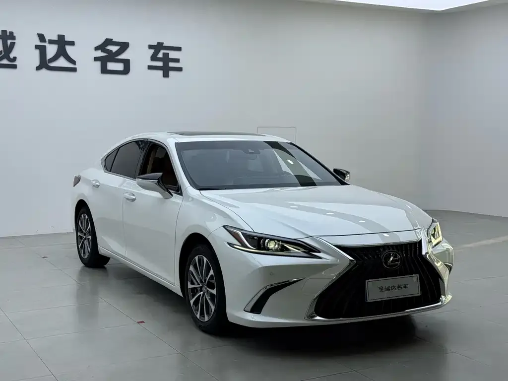 Lexus ES — фото 4
