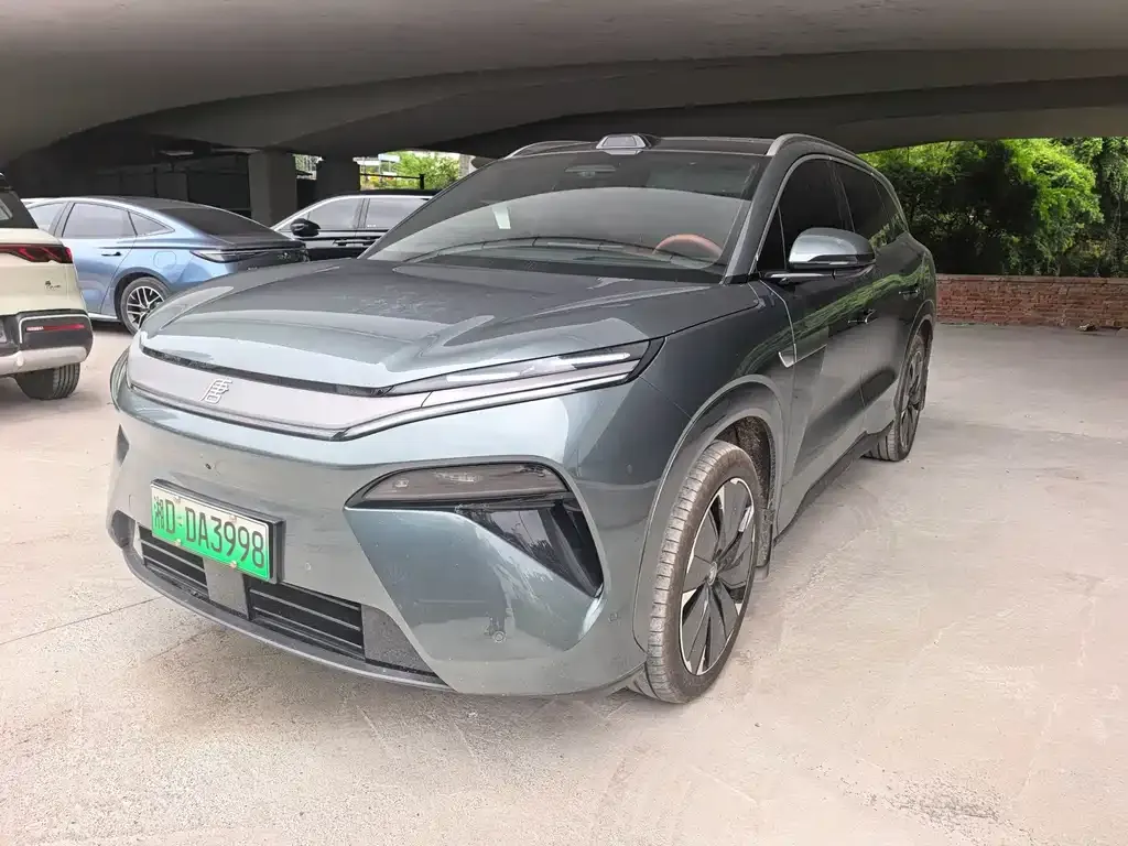 BYD Tang L — фото 1