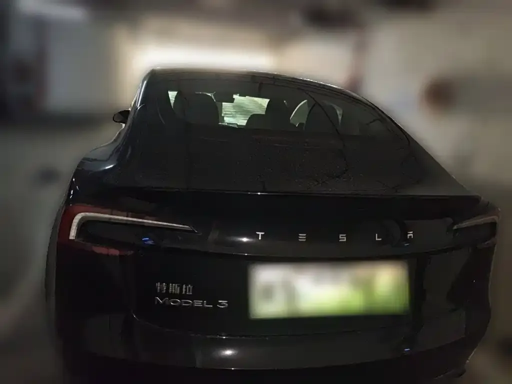 Tesla Model 3 — фото 4