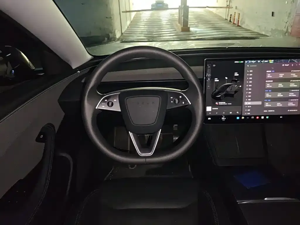 Tesla Model 3 — фото 3
