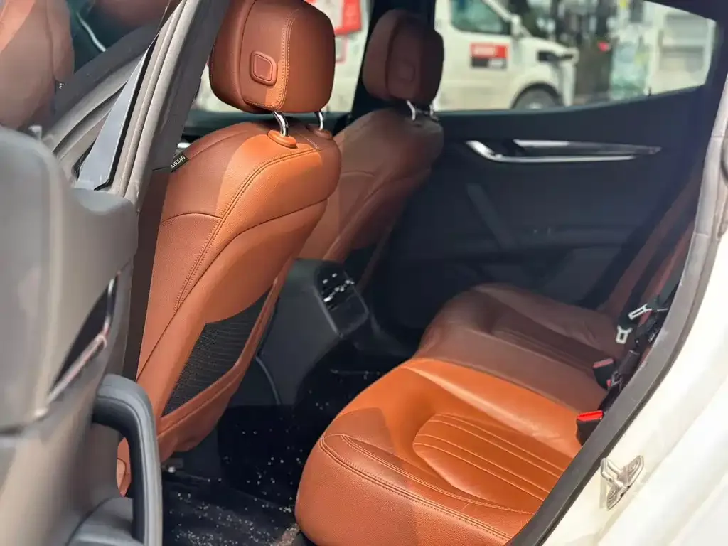 Maserati Ghibli — фото 9