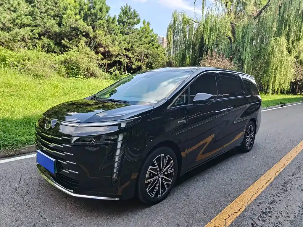 GAC Motor 传祺E8 PHEV — фото 1