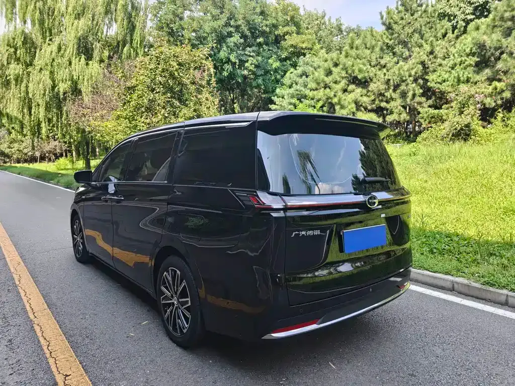 GAC Motor 传祺E8 PHEV — фото 7
