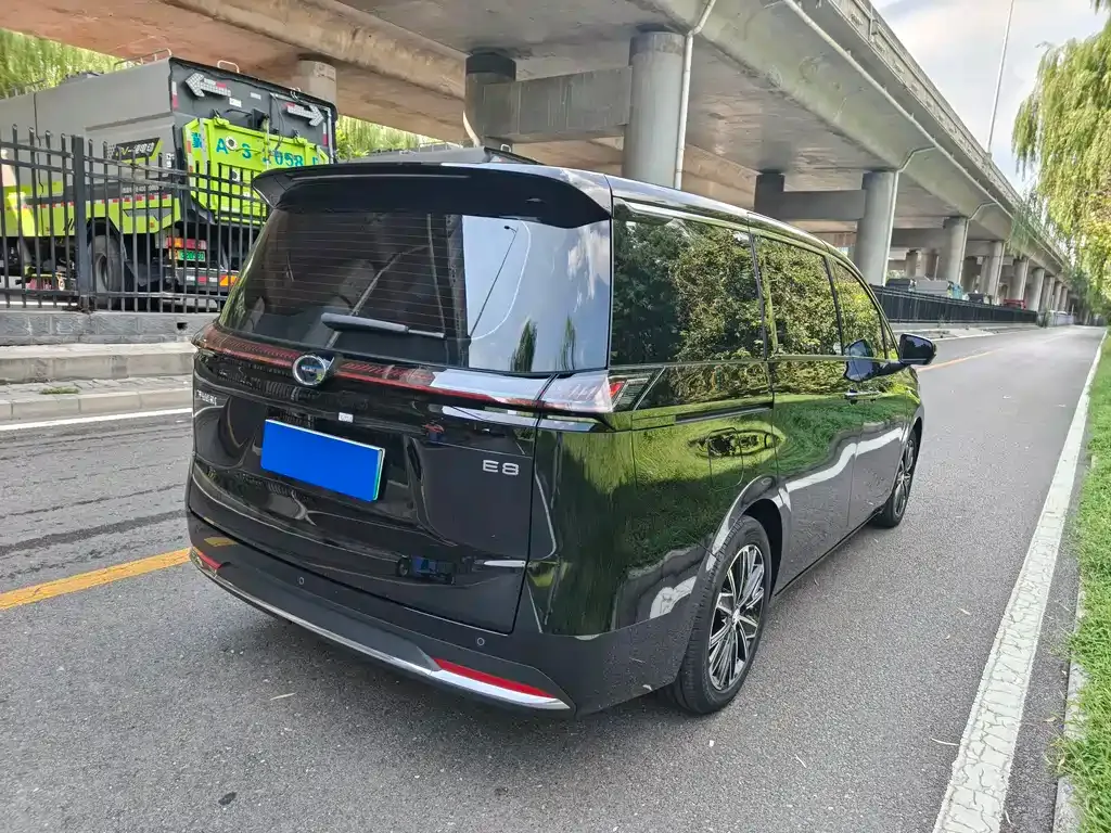 GAC Motor 传祺E8 PHEV — фото 6