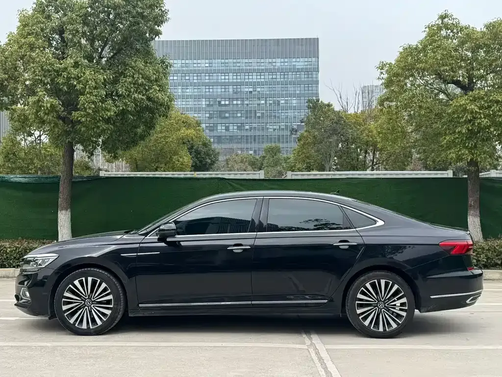 Volkswagen Passat — фото 9