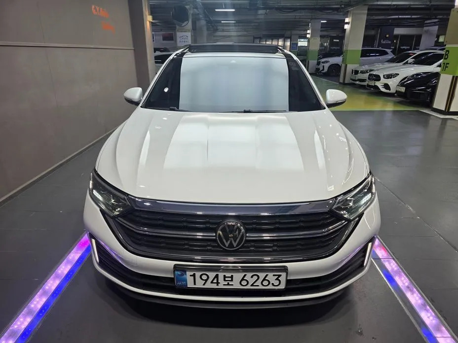 Volkswagen Jetta — фото 7