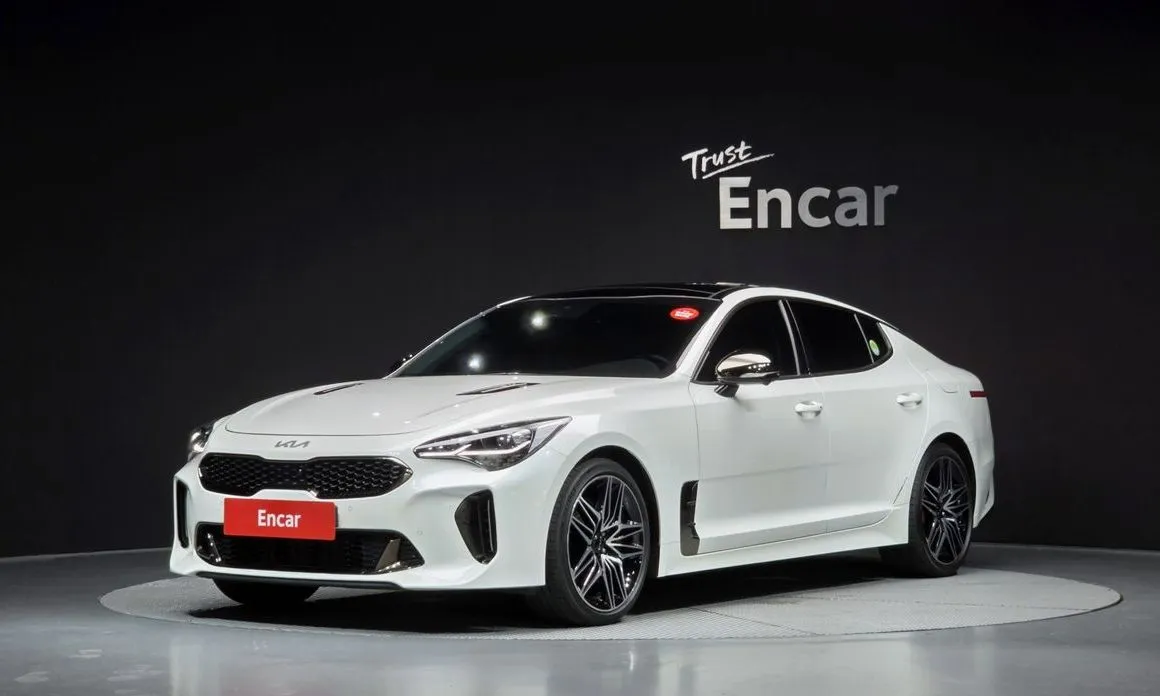 Kia Stinger — фото 1