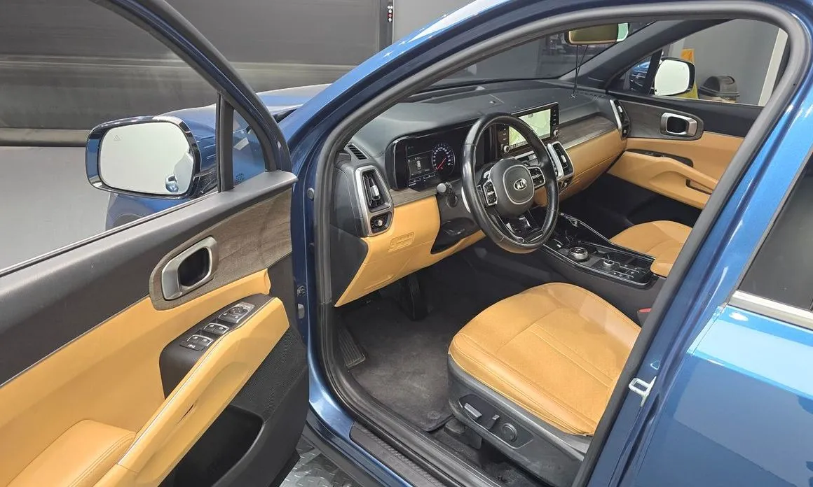 Kia Sorento — фото 8