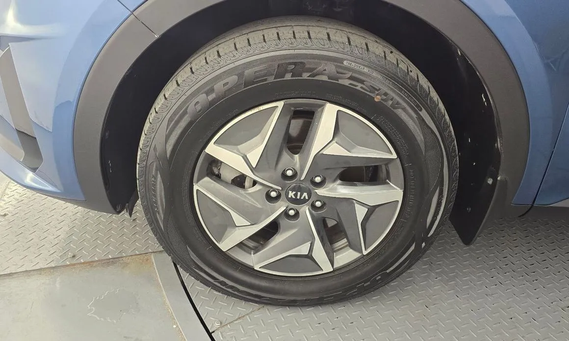 Kia Sorento — фото 6
