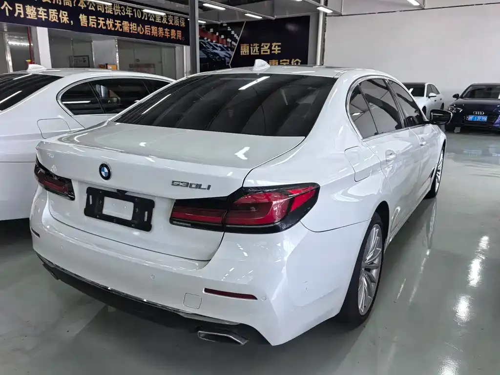 BMW 5 Series — фото 10