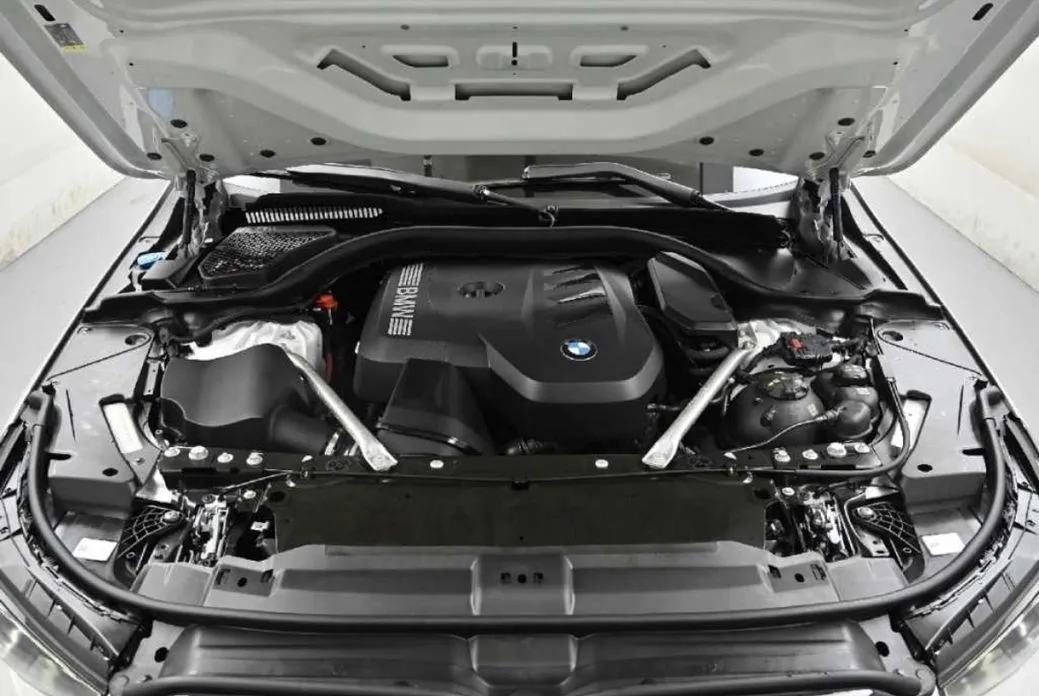 BMW 5-Series — фото 10