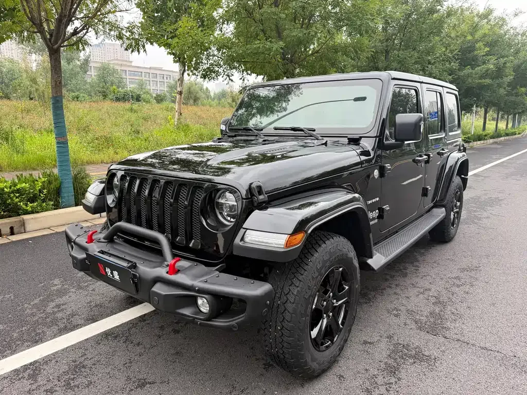 Jeep Wrangler — фото 1