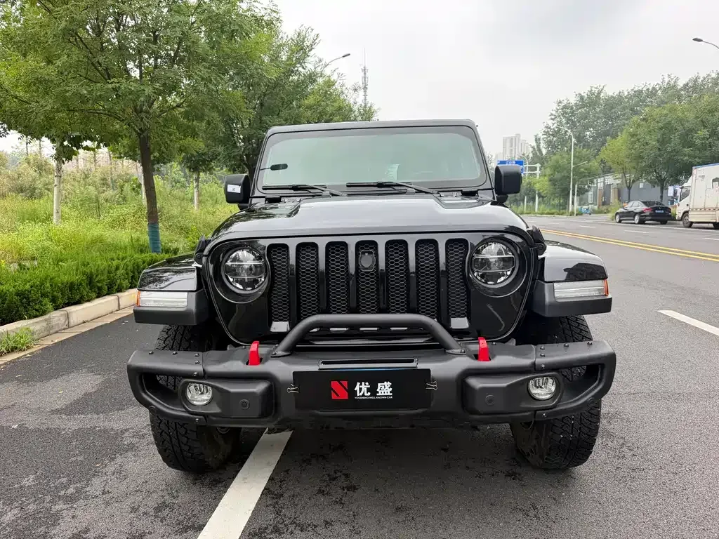 Jeep Wrangler — фото 10