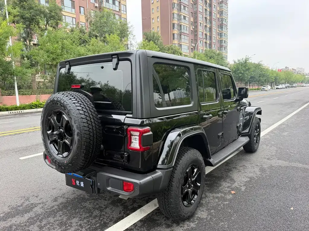Jeep Wrangler — фото 7