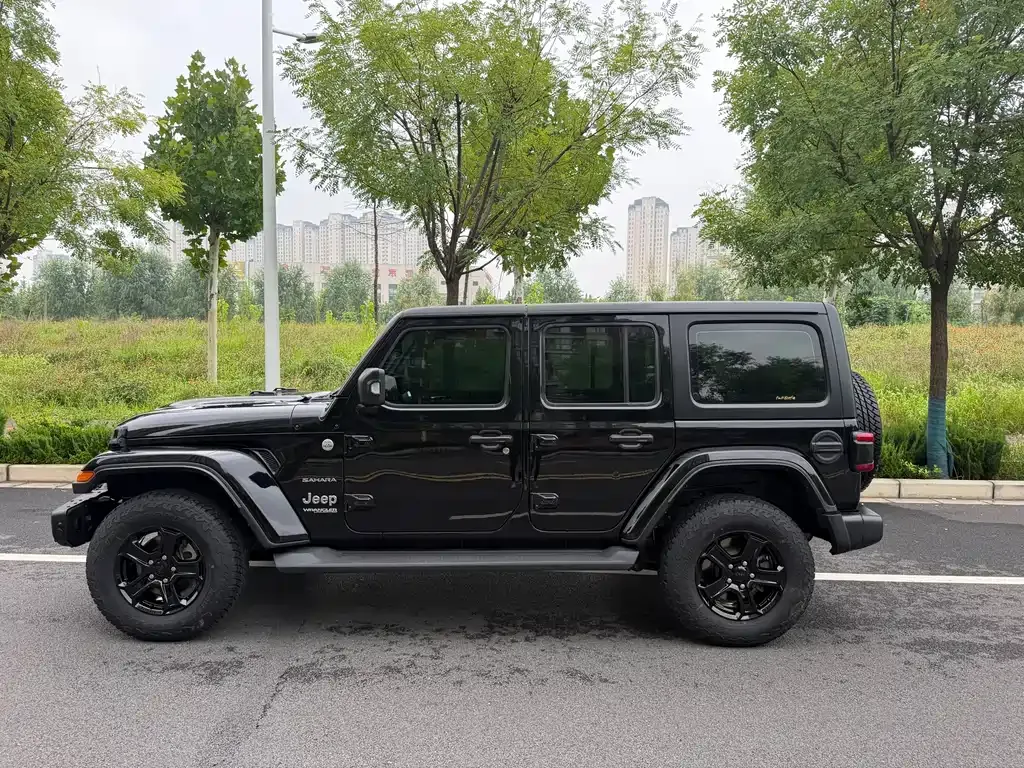 Jeep Wrangler — фото 9