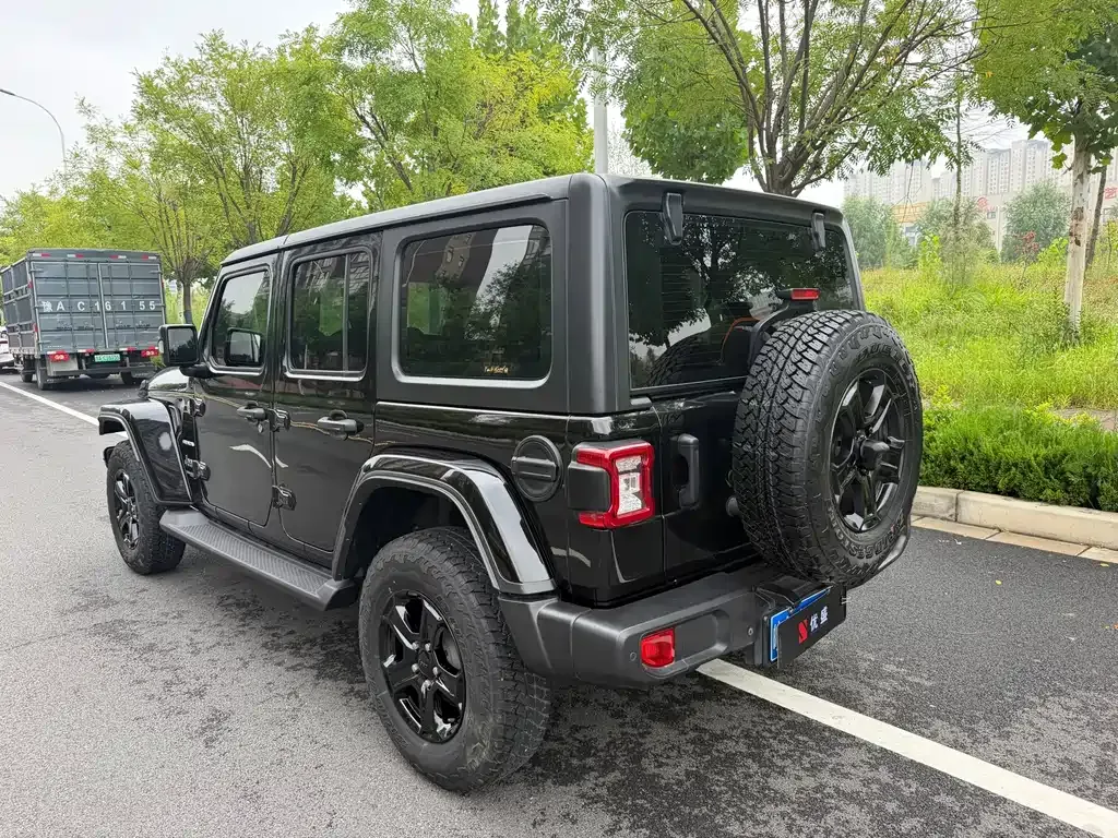 Jeep Wrangler — фото 4