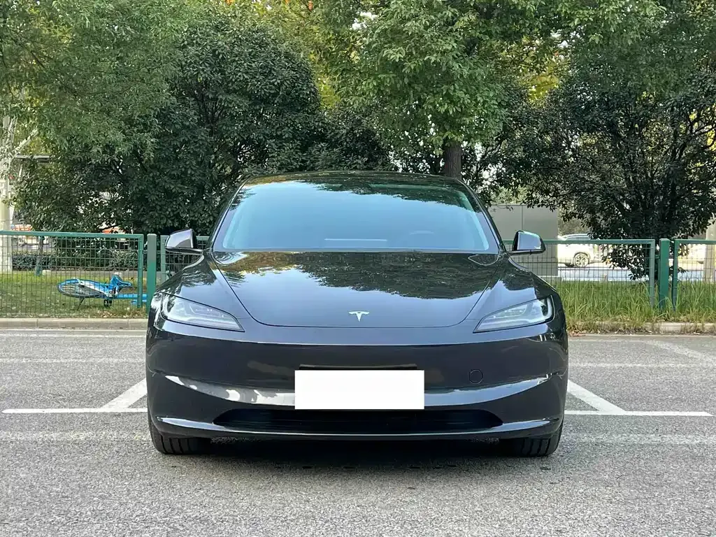 Tesla Model 3 — фото 5