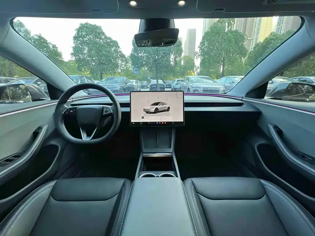Tesla Model 3 — фото 3