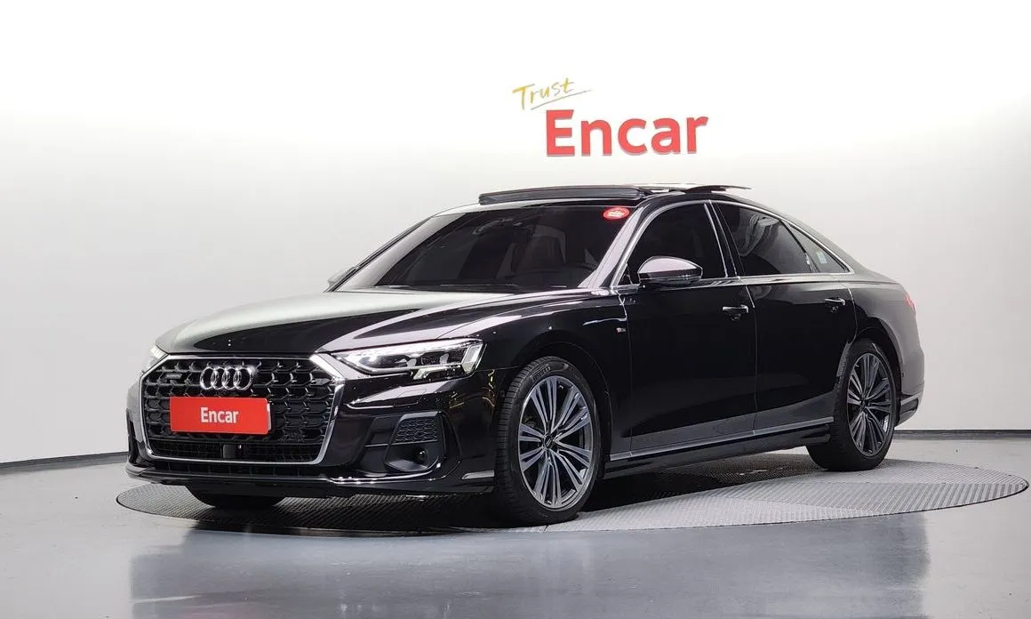 Audi A8 — фото 1