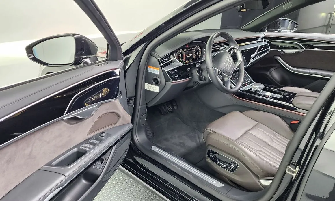 Audi A8 — фото 4