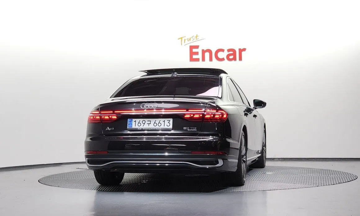 Audi A8 — фото 10