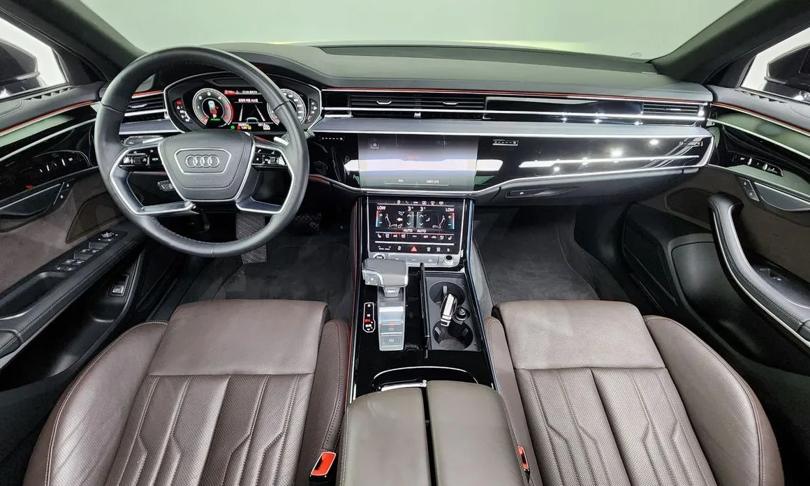Audi A8 — фото 5
