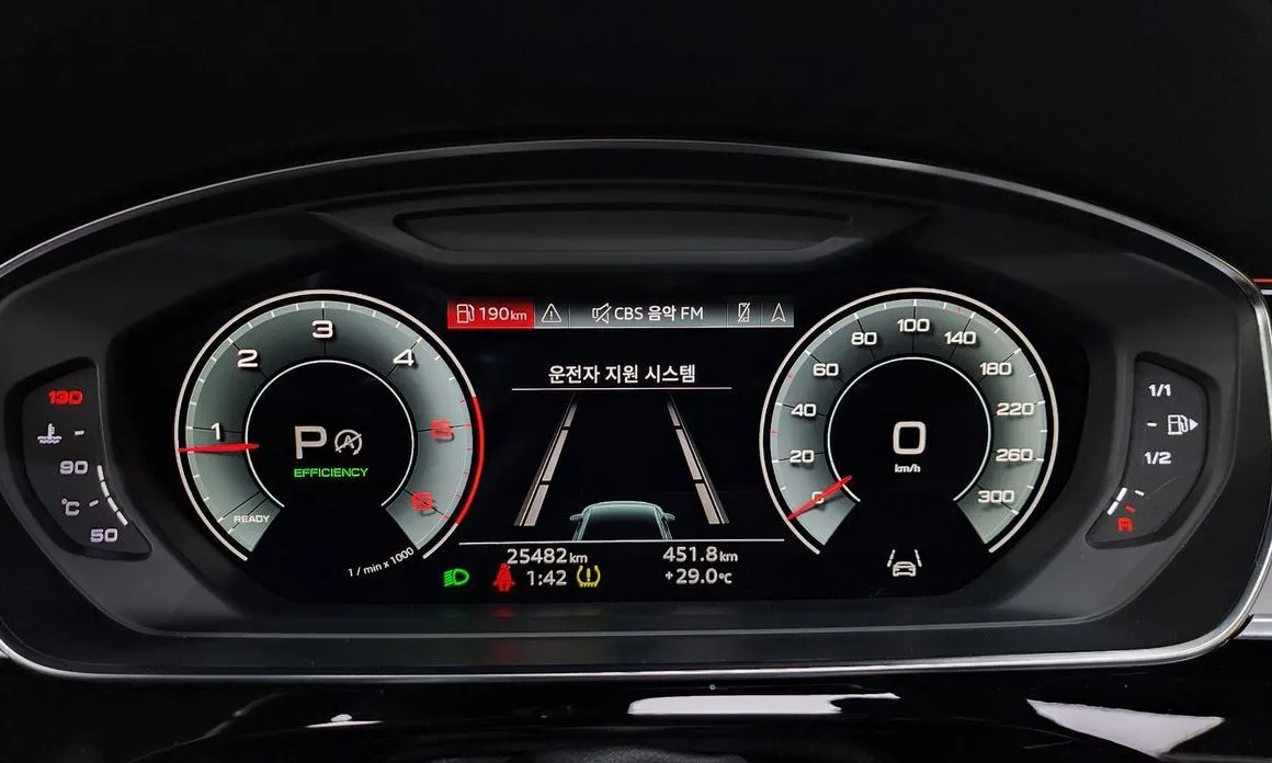 Audi A8 — фото 7