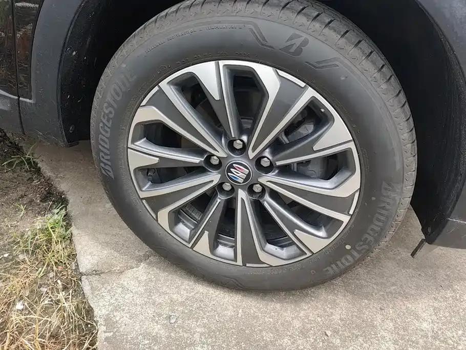 Buick Envision Plus — фото 6