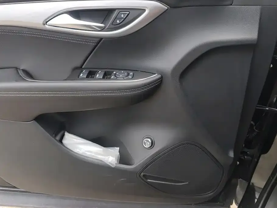Buick Envision Plus — фото 2