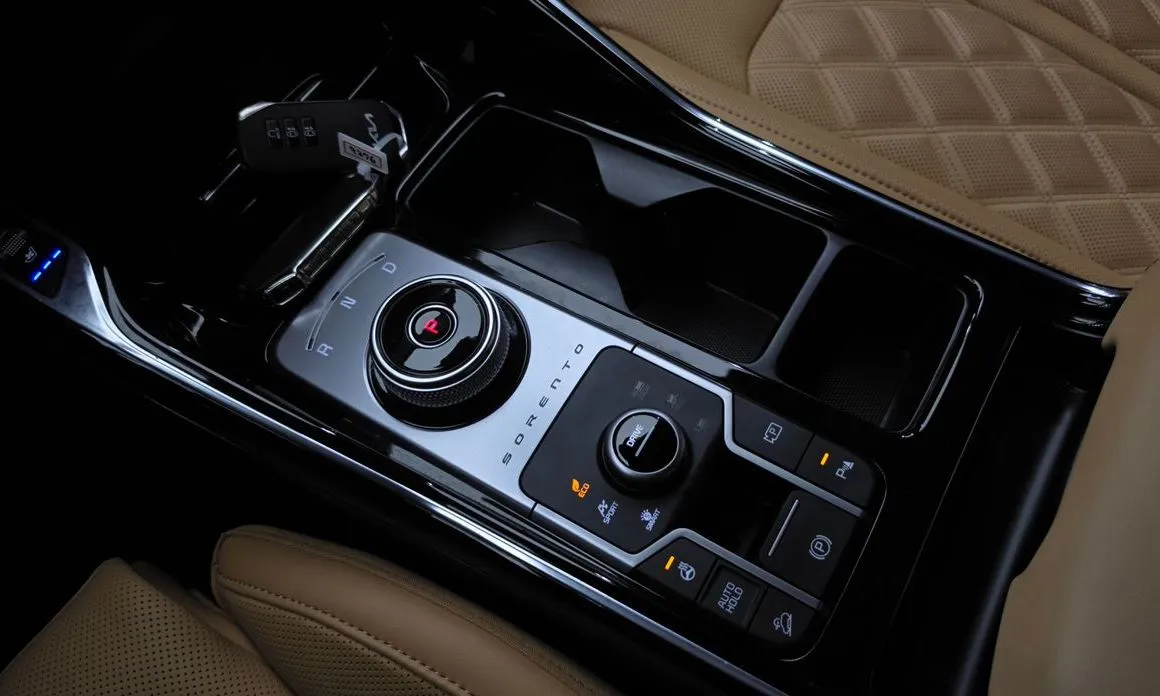 Kia Sorento — фото 8