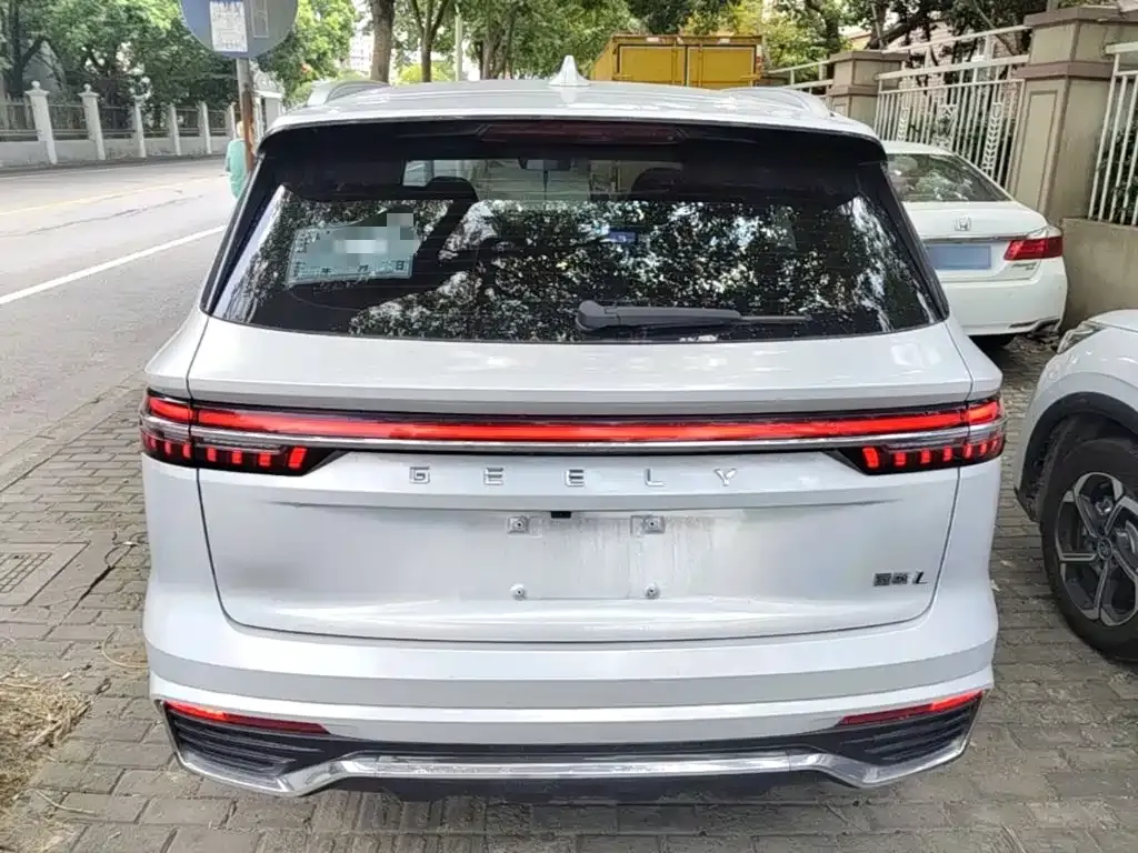 Geely Xingyue L — фото 4