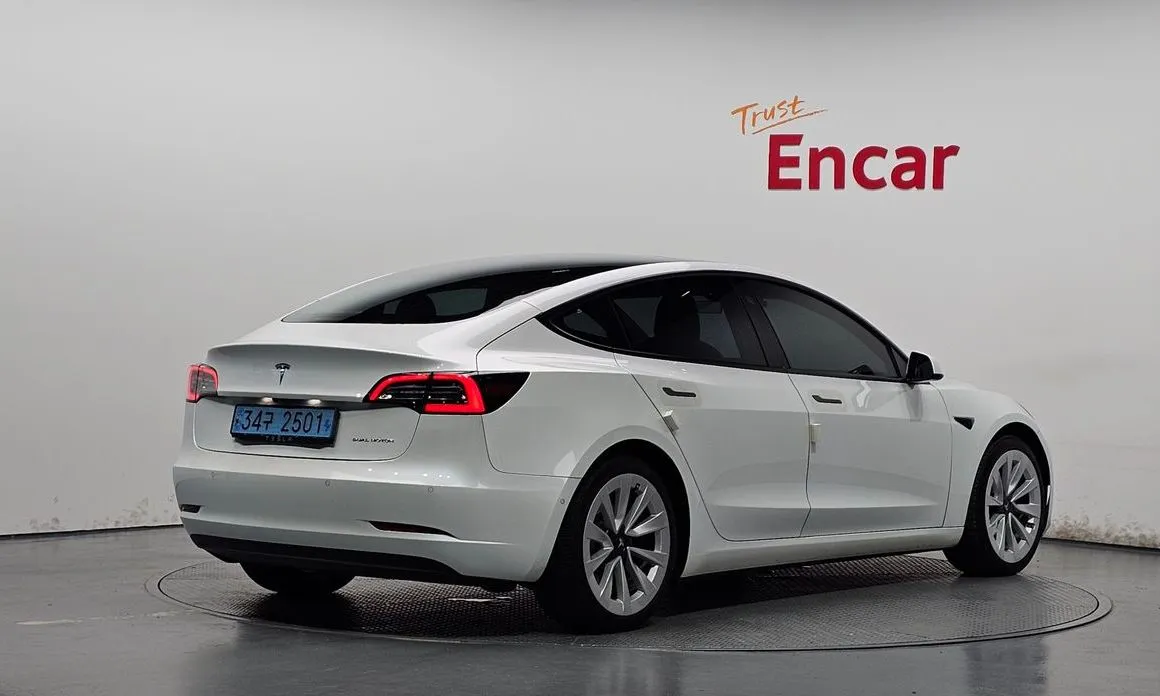 Tesla Model 3 — фото 6