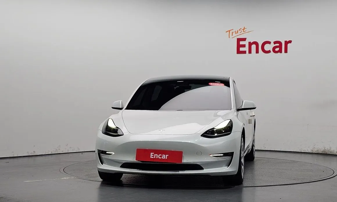 Tesla Model 3 — фото 9