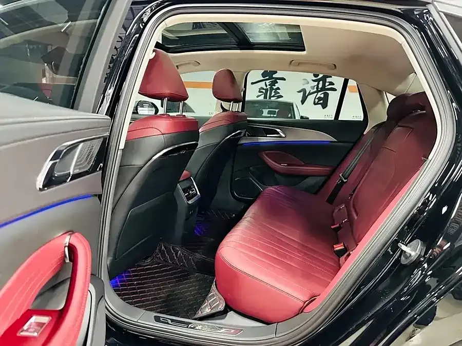 Hongqi H5 — фото 2