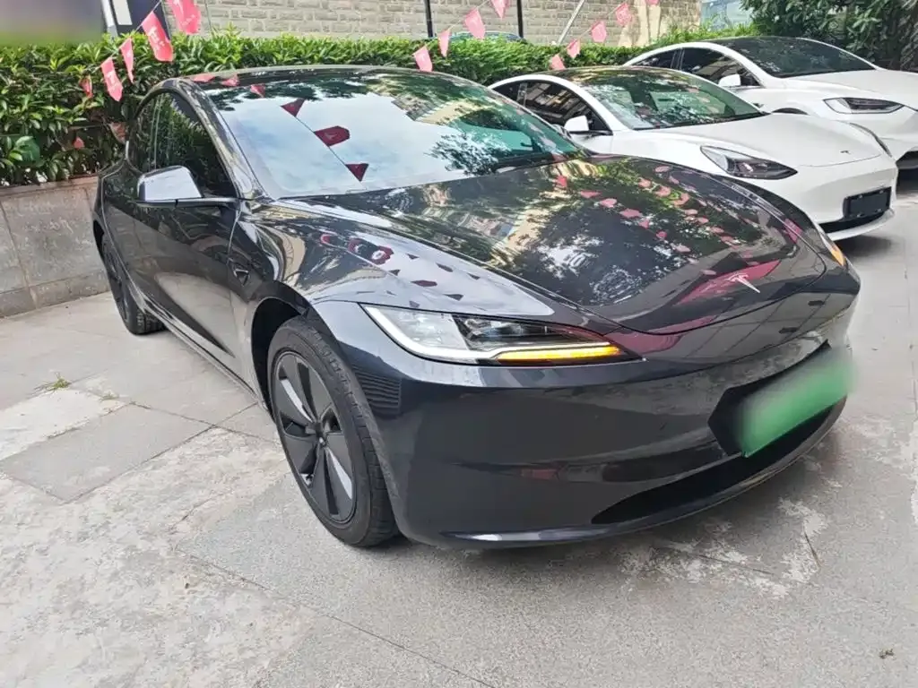 Tesla Model 3 — фото 9