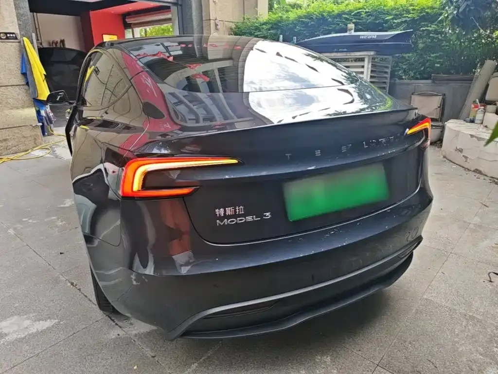 Tesla Model 3 — фото 10